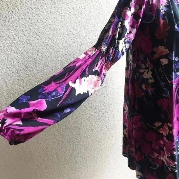 Lace + Whiskey Caravan Floral Dress With Keyhole - Picture 6 of 8